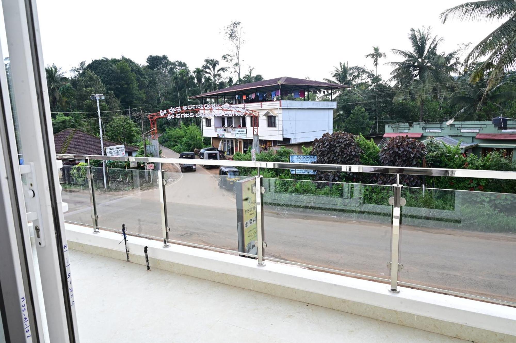 Grand Misty Heaven Villa Madikeri Kültér fotó