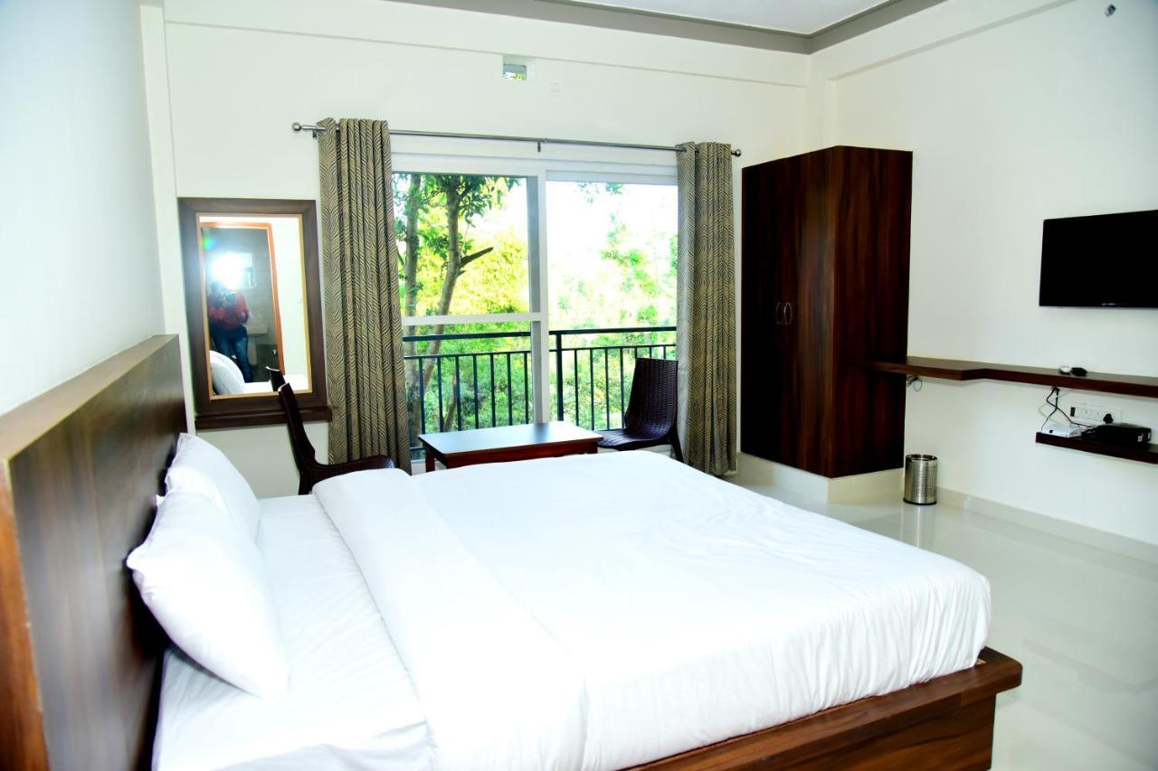 Grand Misty Heaven Villa Madikeri Kültér fotó