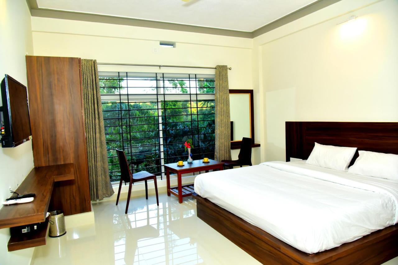 Grand Misty Heaven Villa Madikeri Kültér fotó